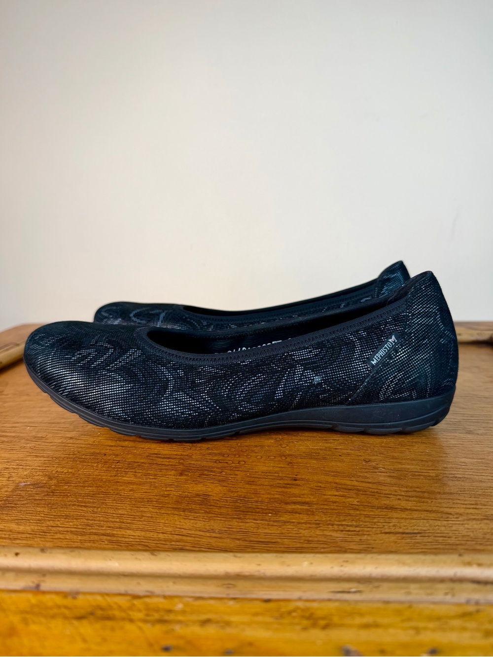 Mephisto Emilie Women’s Flats Size 8.5 Black Pixel